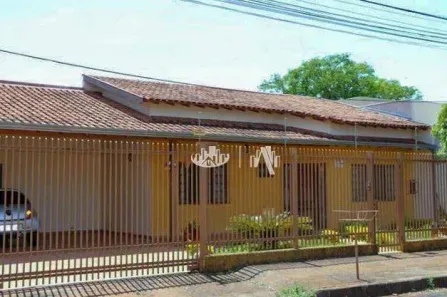 Casa com 3 Quartos à venda, 318m² no Monte Carlo, Londrina