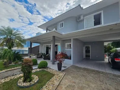Casa com 4 Quartos à venda, 477m² no Itacorubi, Florianópolis