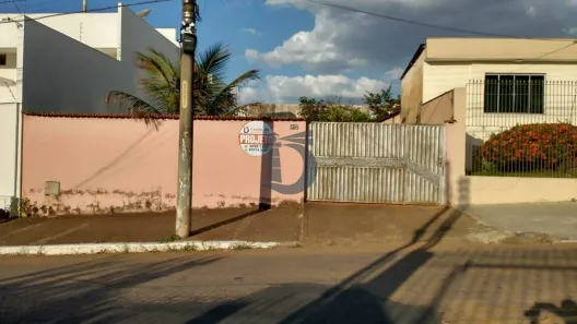 Imóvel Comercial com 1 Quarto para alugar, 385m² no Vila Góis, Anápolis