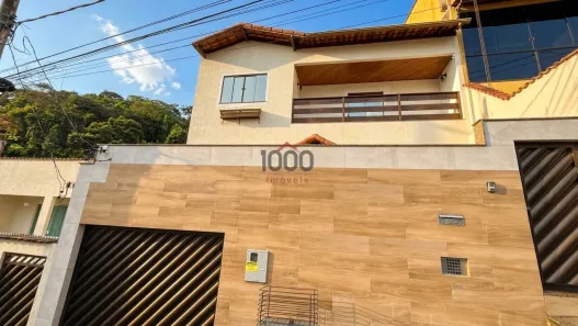 Casa com 4 Quartos à venda, 250m² no Democrata, Juiz de Fora
