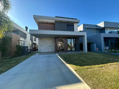 Casa de Condomínio com 4 Quartos à venda, 207m² no Centro, Xangri-lá