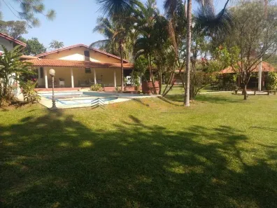 Fazenda/Sítio com 3 Quartos à venda, 350m² no Bom Sucesso, Pindamonhangaba