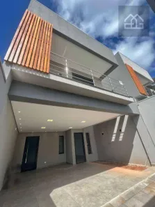 Sobrado com 3 Quartos à venda, 182m² no Região do Lago, Cascavel