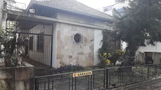 Imóvel Comercial com 3 Quartos à venda, 150m² no São João, Porto Alegre