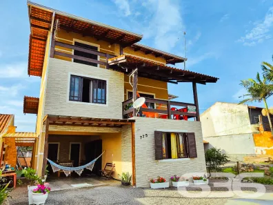Casa com 3 Quartos à venda, 220m² no Salinas, Balneário Barra do Sul