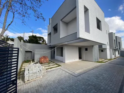 Sobrado com 3 Quartos à venda, 134m² no Vista Alegre, Curitiba