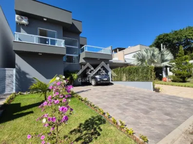 Casa de Condomínio com 4 Quartos à venda, 230m² no Balneário Três Marias, Peruíbe