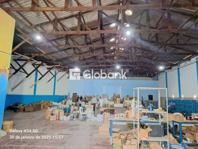 Galpão/Depósito/Armazém à venda, 1052m² no Centro, Montes Claros