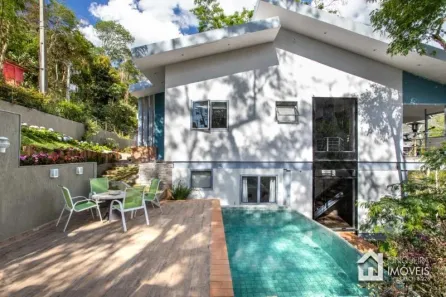 Casa de Condomínio com 5 Quartos à venda, 345m² no Itaipava, Petrópolis