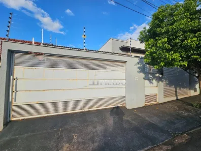 Casa com 3 Quartos à venda, 149m² no Brasília, Ibiporã
