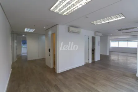 Sala Comercial para alugar, 200m² no Vila Olímpia, São Paulo