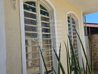 Casa com 3 Quartos para alugar, 219m² no Jardim Itamarati, Campinas