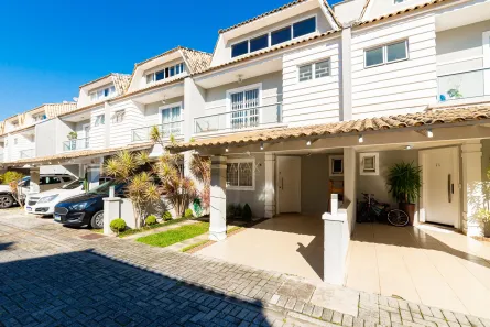 Casa de Condomínio com 3 Quartos à venda, 133m² no Jardim das Américas, Curitiba
