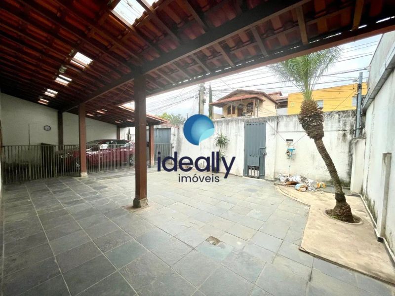 Casa com 3 quartos — Santa Terezinha, Belo Horizonte