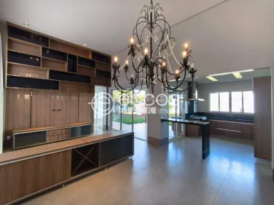 Casa de Condomínio com 3 Quartos para alugar, 200m² no Jardim Botânico, Uberlândia