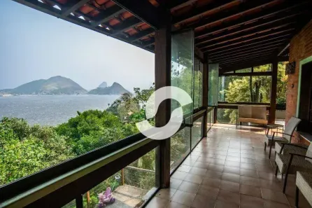 Casa com 6 Quartos à venda, 500m² no São Francisco, Niterói