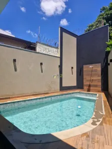 Casa com 3 Quartos à venda, 240m² no Parque União, Bauru