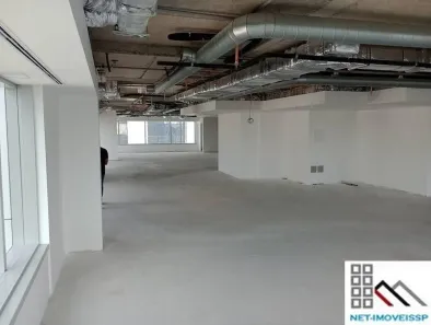 Prédio Comercial para alugar, 900m² no Parque Industrial Tomas Edson, São Paulo