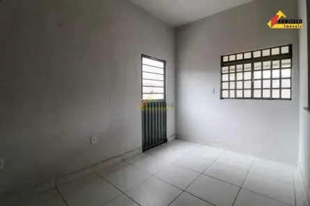 Imóvel Comercial com 5 Quartos à venda, 50m² no Santa Rosa, Divinópolis