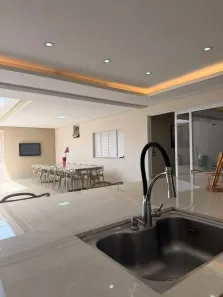 Casa com 5 Quartos à venda, 298m² no Santa Mônica, Uberlândia
