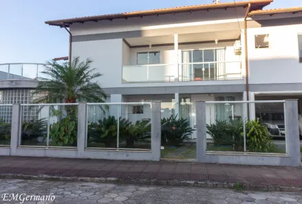 Casa com 4 Quartos à venda, 490m² no Agronômica, Florianópolis