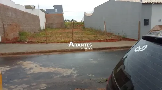 Lote/Terreno à venda, 250m² no Laranjeiras, Uberlândia
