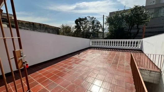 Sobrado com 2 Quartos para alugar, 120m² no Vila Osasco, Osasco
