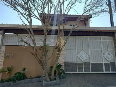 Sobrado com 3 Quartos à venda, 200m² no Nova Cerejeira, Atibaia