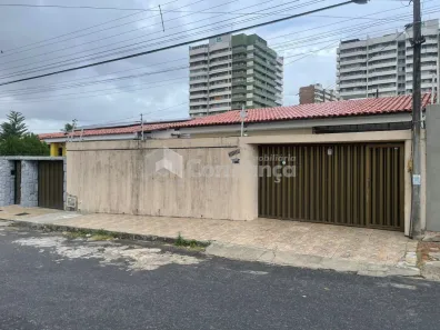 Casa com 3 Quartos à venda, 452m² no Pici, Fortaleza
