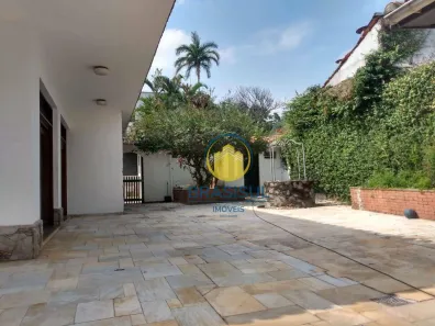 Casa com 5 Quartos à venda, 480m² no Jardim Santa Helena, São Paulo