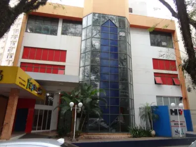 Prédio Comercial com 5 Quartos para alugar, 300m² no Zona 04, Maringá