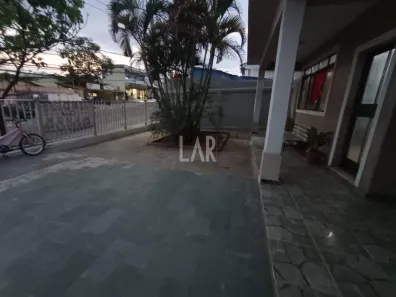 Casa com 3 Quartos para alugar, 156m² no Santa Mônica, Belo Horizonte