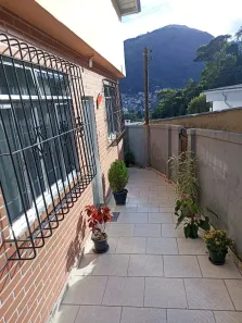 Casa com 3 Quartos à venda, 80m² no Itamarati, Petrópolis