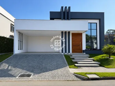 Casa com 3 Quartos para alugar, 400m² no Vila Nova, Joinville