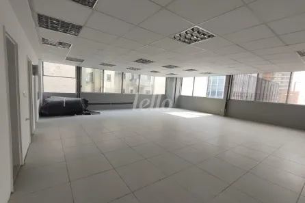 Sala Comercial para alugar, 121m² no República, São Paulo