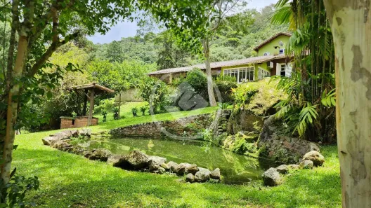 Casa com 4 Quartos para alugar, 591m² no Fazenda Inglesa, Petrópolis