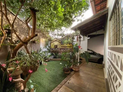 Casa com 3 Quartos para alugar, 131m² no Jardim São Bento, Uberaba