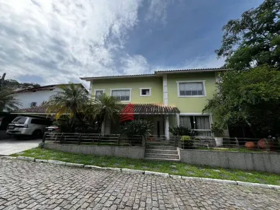 Casa de Condomínio com 4 Quartos à venda, 354m² no Badu, Niterói