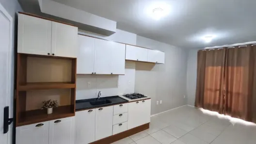 Apartamento com 2 Quartos para alugar, 50m² no Praia de Fora, Palhoça