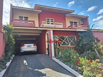 Sobrado com 3 Quartos à venda, 171m² no Pacaembu, Londrina