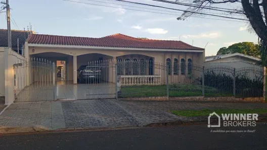Casa com 4 Quartos à venda, 276m² no Zona 02, Maringá