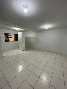 Kitnet com 1 Quarto para alugar, 30m² no Zona 7, Maringá