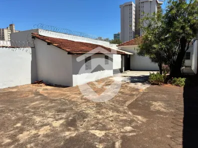 Casa com 3 Quartos para alugar, 90m² no Osvaldo Rezende, Uberlândia