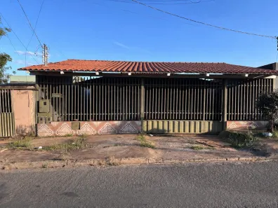 Casa com 3 Quartos à venda, 70m² no Jardim Mont Serrat, Aparecida de Goiânia