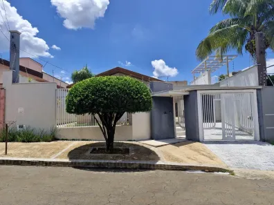 Casa com 3 Quartos à venda, 300m² no Parque Residencial Cambuí, Mogi Guaçu
