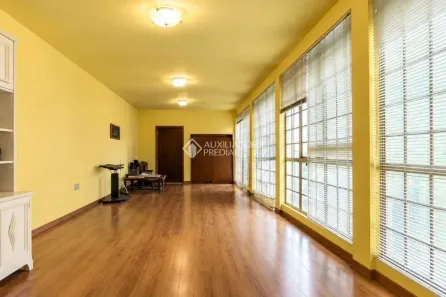 Casa com 5 Quartos para alugar, 340m² no Auxiliadora, Porto Alegre