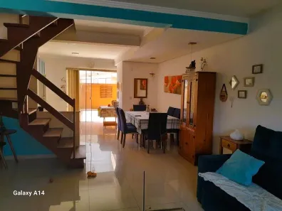Casa com 3 Quartos à venda, 143m² no Guarujá, Porto Alegre