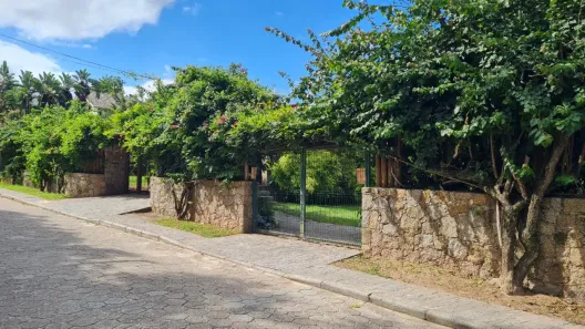 Lote/Terreno com 1 Quarto à venda, 1005m² no Rio Tavares, Florianópolis