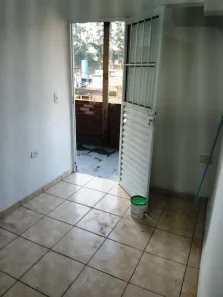 Casa com 1 Quarto para alugar, 40m² no Cidade Domitila, São Paulo