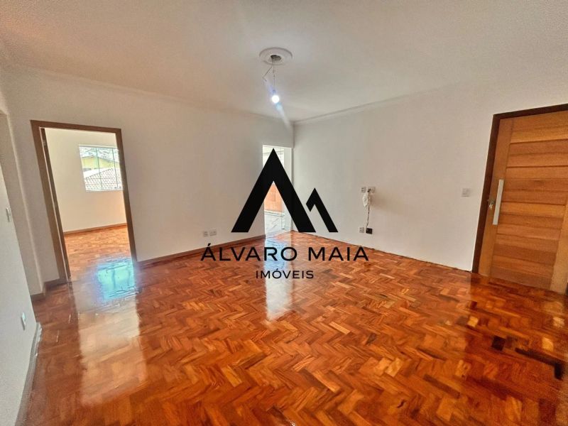 Casa com 4 quartos — Santa Efigênia, Belo Horizonte
